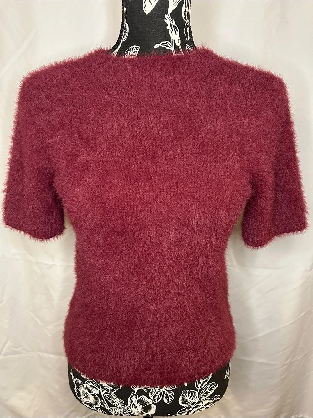 Kensie Soft Maroon Short Sleeve Crew Neck Fuzzy Sweater Small S